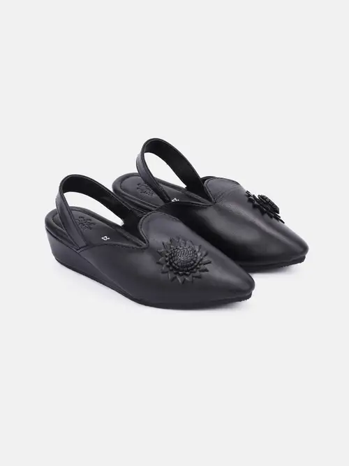 Black genuine leather sandals.